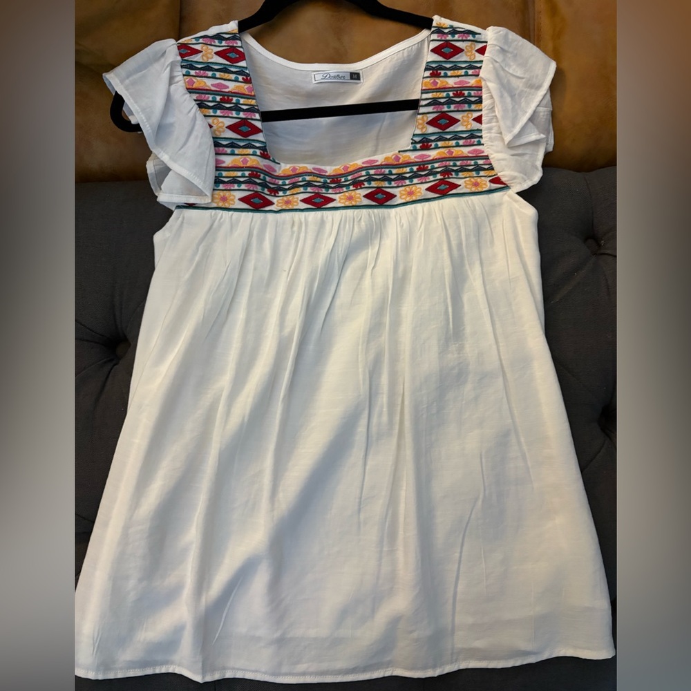 Dorose White Top with Colorful Embroidery